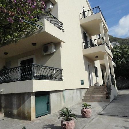 Apartments & Rooms M Petrovac Ngoại thất bức ảnh