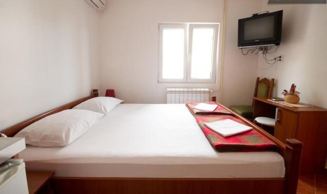 Apartments & Rooms M Petrovac Phòng bức ảnh