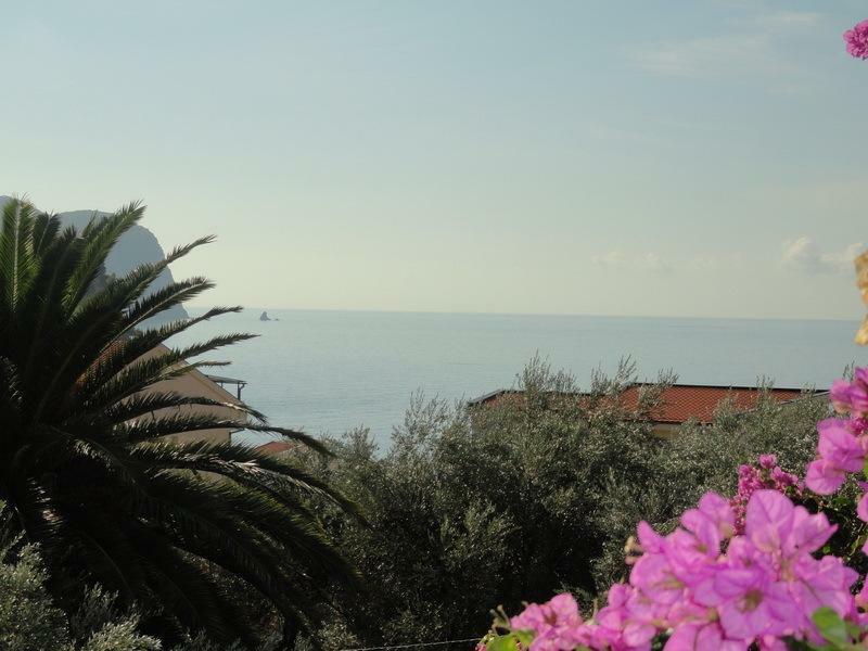 Apartments & Rooms M Petrovac Ngoại thất bức ảnh
